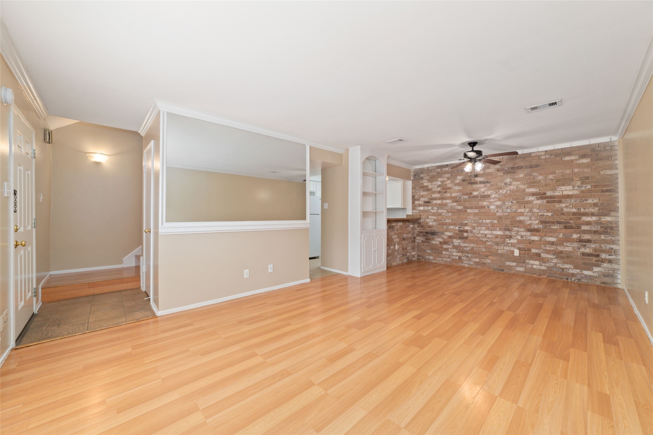 889 Wax Myrtle Lane Houston, TX 77079 - Photo 9 of 27