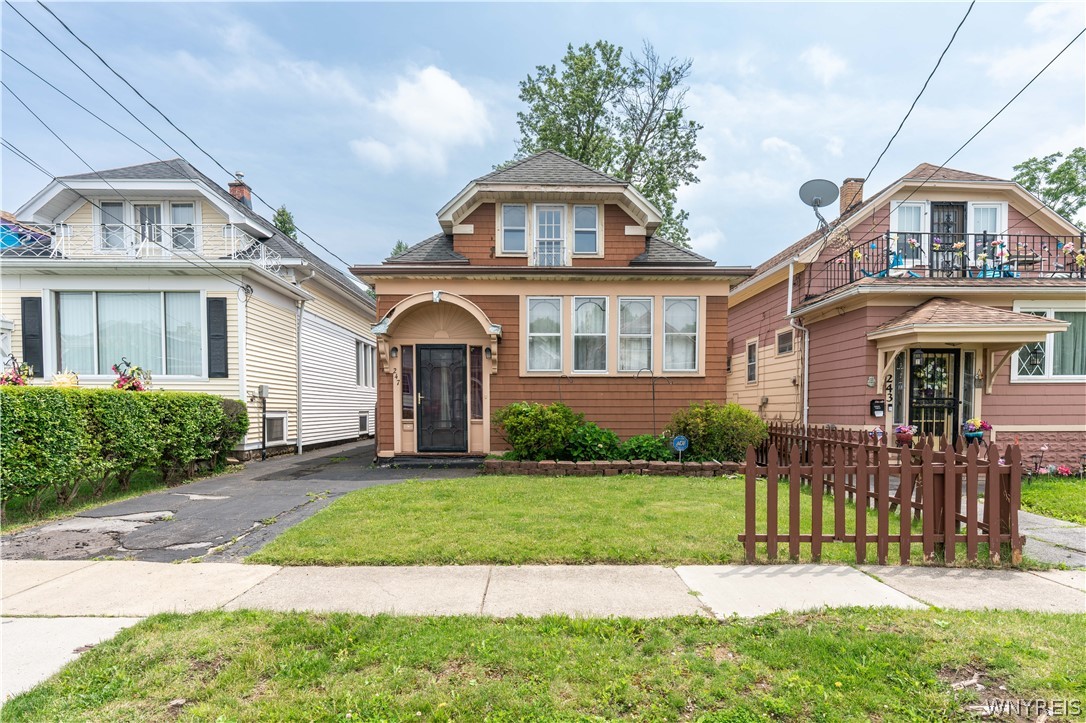 247 Rounds Avenue Buffalo, NY 14215 - Photo 3 of 37