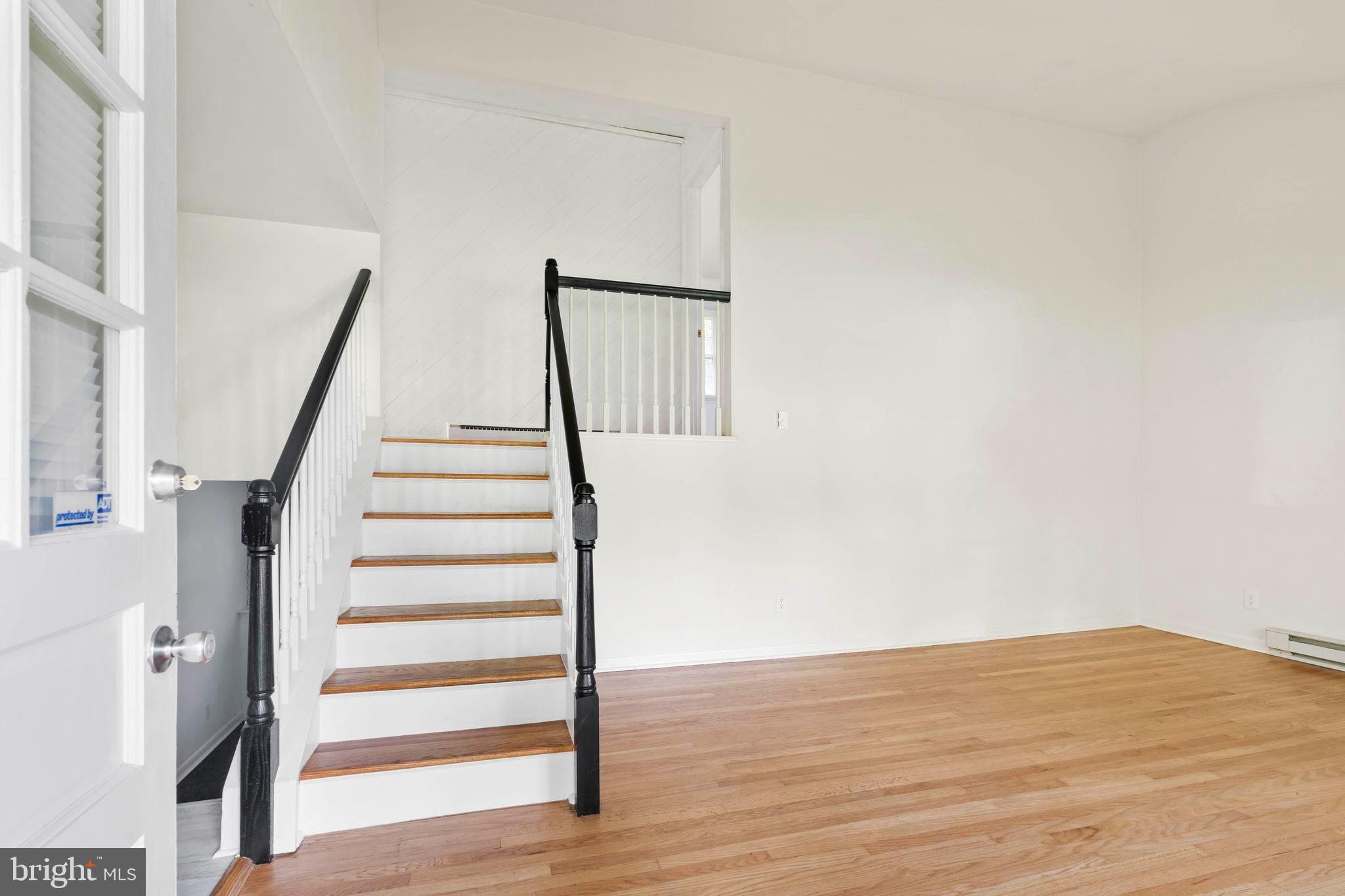 38 Queens Way Newark, DE 19713 - Photo 12 of 28 Stairs to 2nd Level