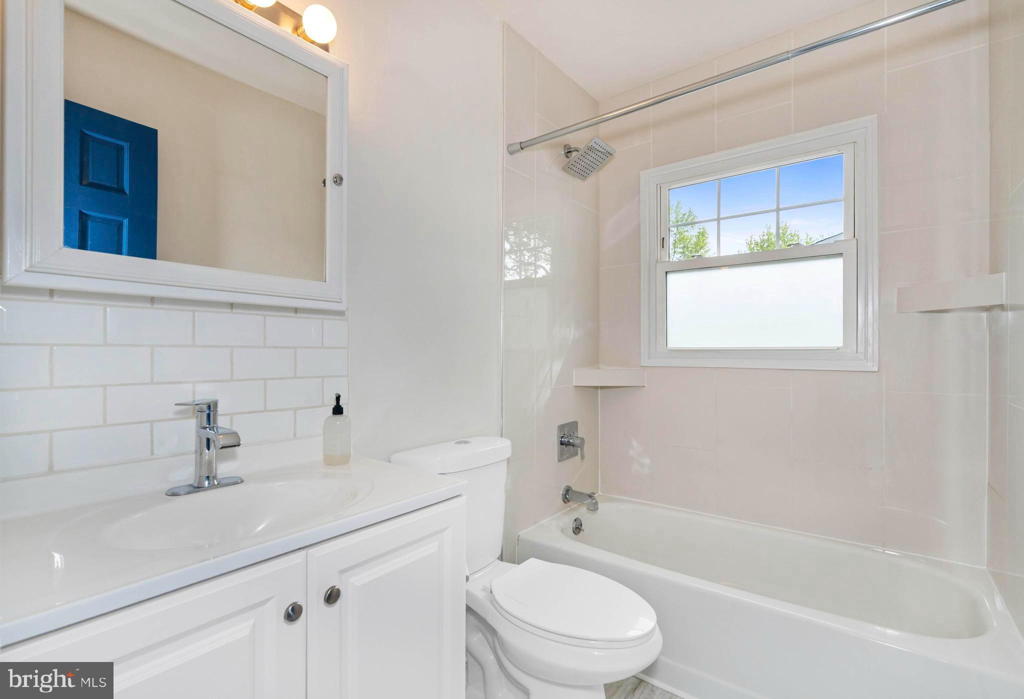 38 Queens Way Newark, DE 19713 - Photo 18 of 28 Bathroom