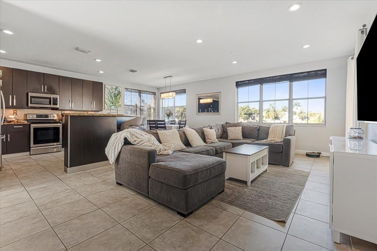 2316 Southwest 127th Avenue Miramar, FL 33027 - Photo 8 of 30 Photo 8