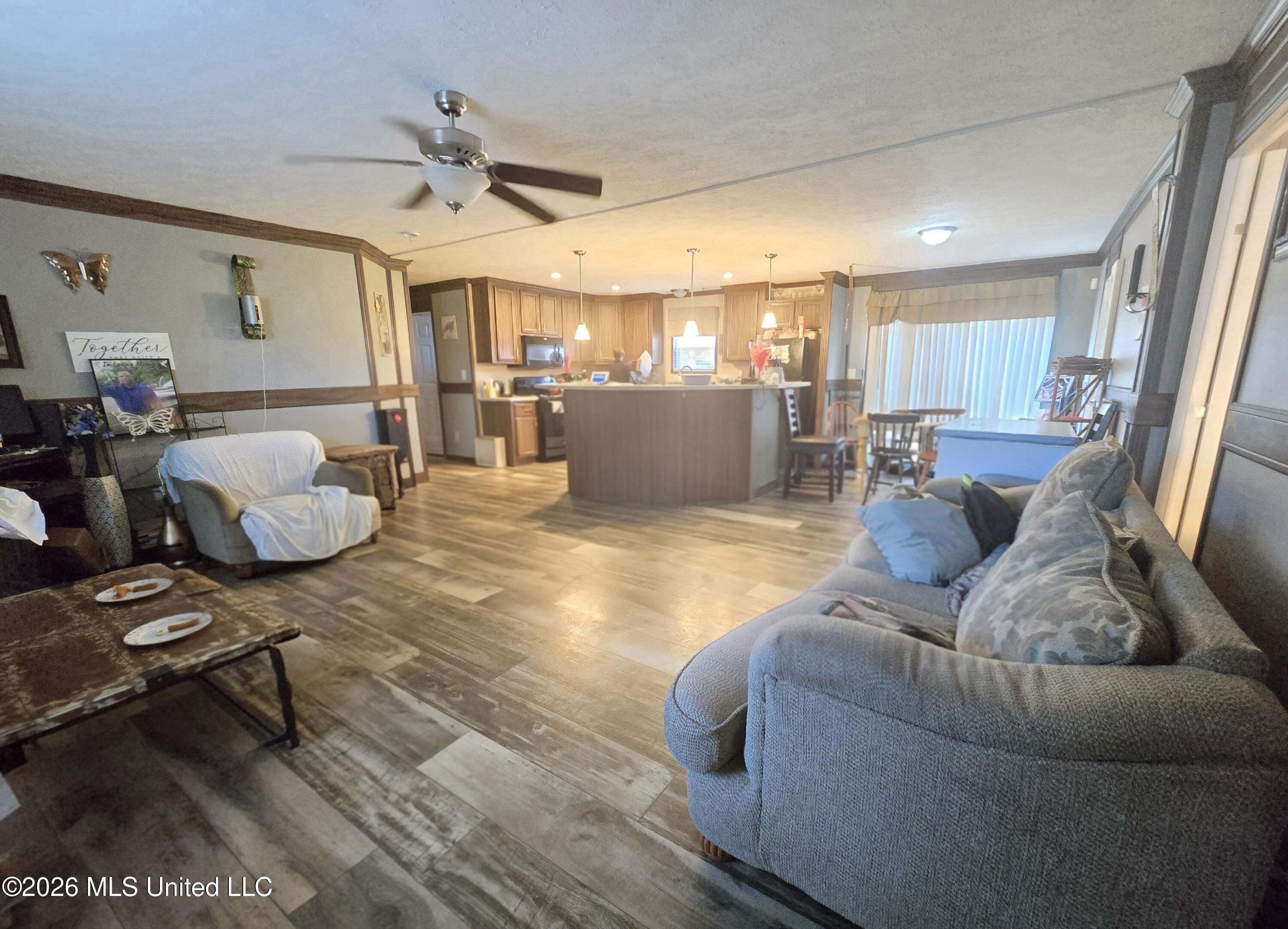 1012 Little Spring Drive Utica, MS 39175 - Photo 2 of 10 Livingroom