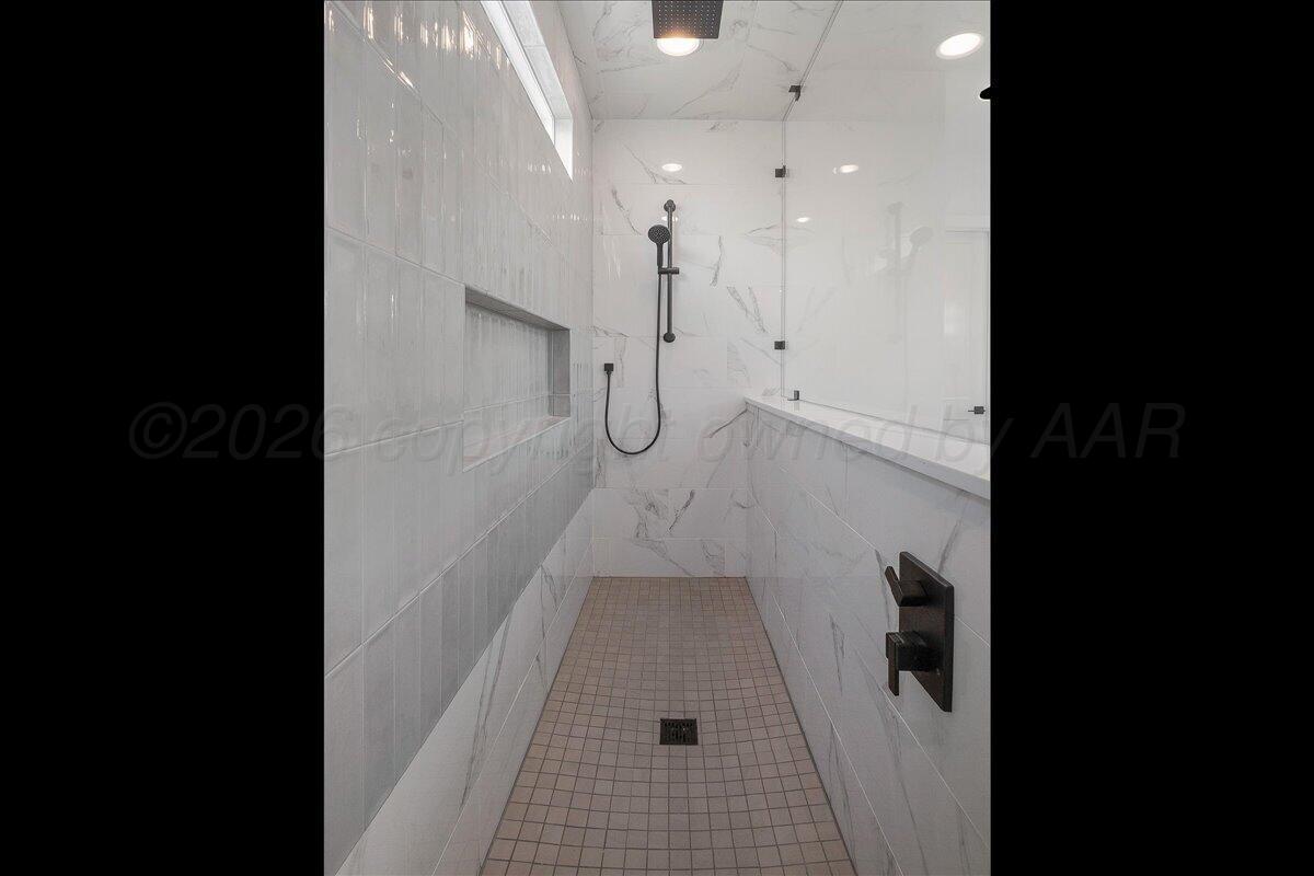 5902 Wesley Road Amarillo, TX 79119 - Photo 23 of 37 23-Primary Shower