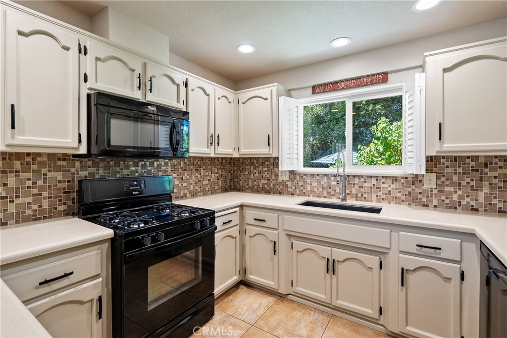 415 Veronica Drive Paso Robles, CA 93446 - Photo 15 of 40