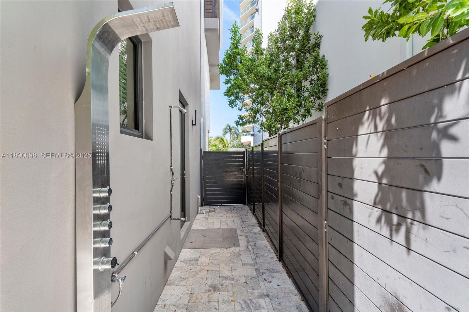 332 Balboa Street Hollywood, FL 33019 - Photo 36 of 42