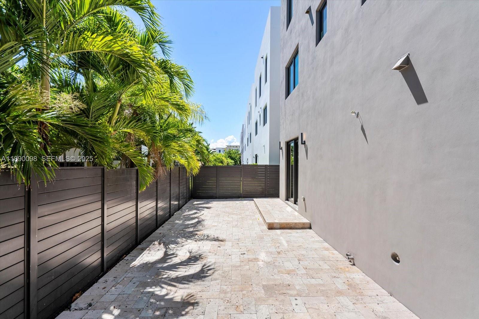 332 Balboa Street Hollywood, FL 33019 - Photo 37 of 42