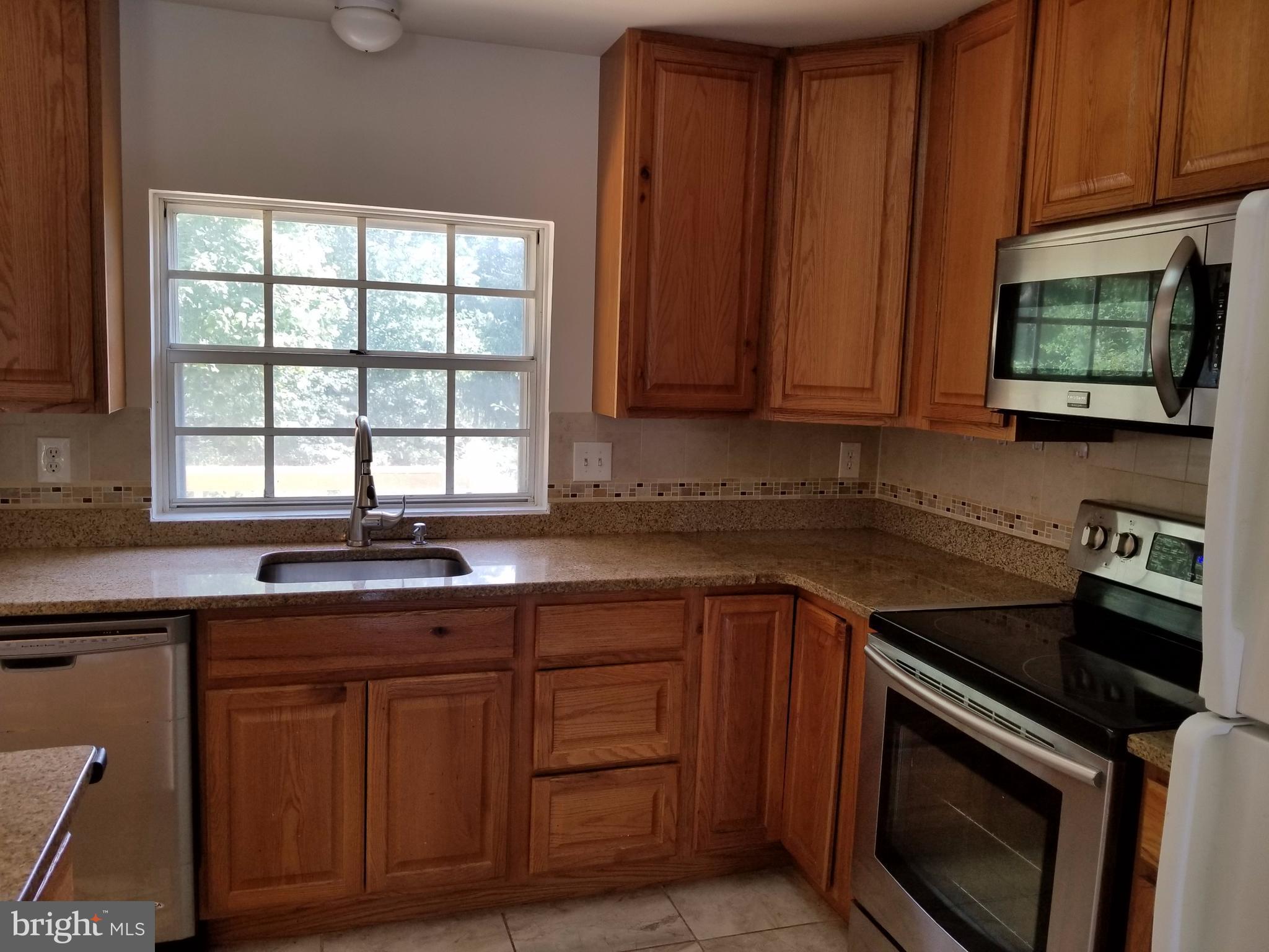 1675 Colonial Way Frederick, MD 21702 - Photo 3 of 30 Kitchen