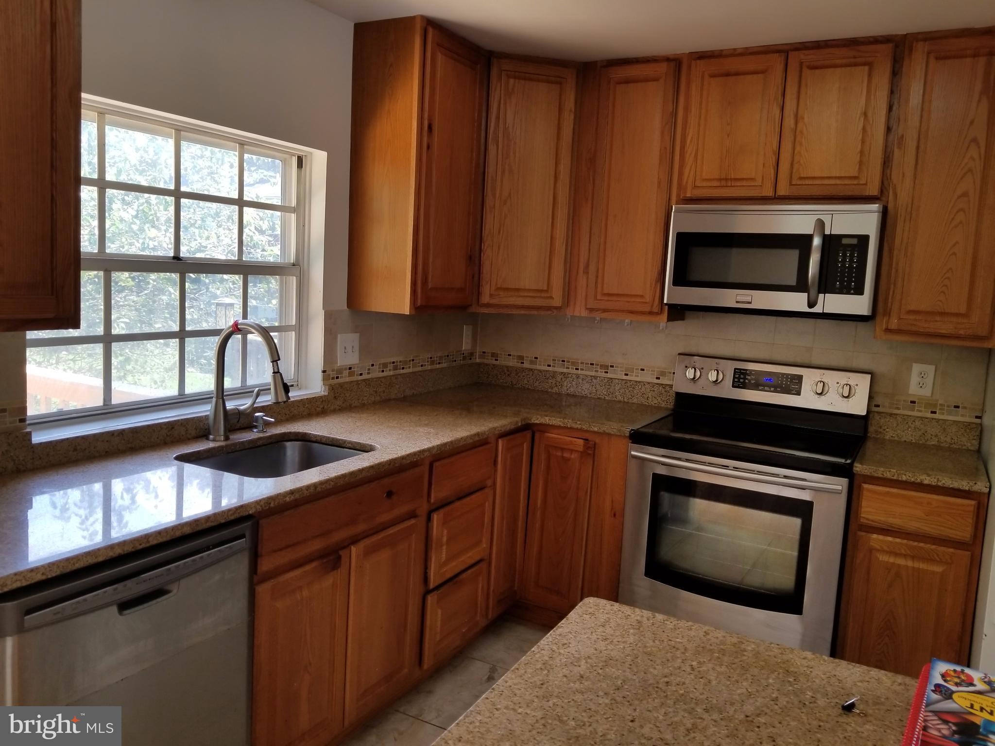 1675 Colonial Way Frederick, MD 21702 - Photo 4 of 30 Kitchen