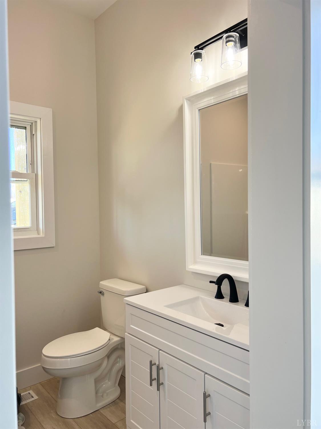 424 Main Street Madison Heights, VA 24572 - Photo 21 of 33