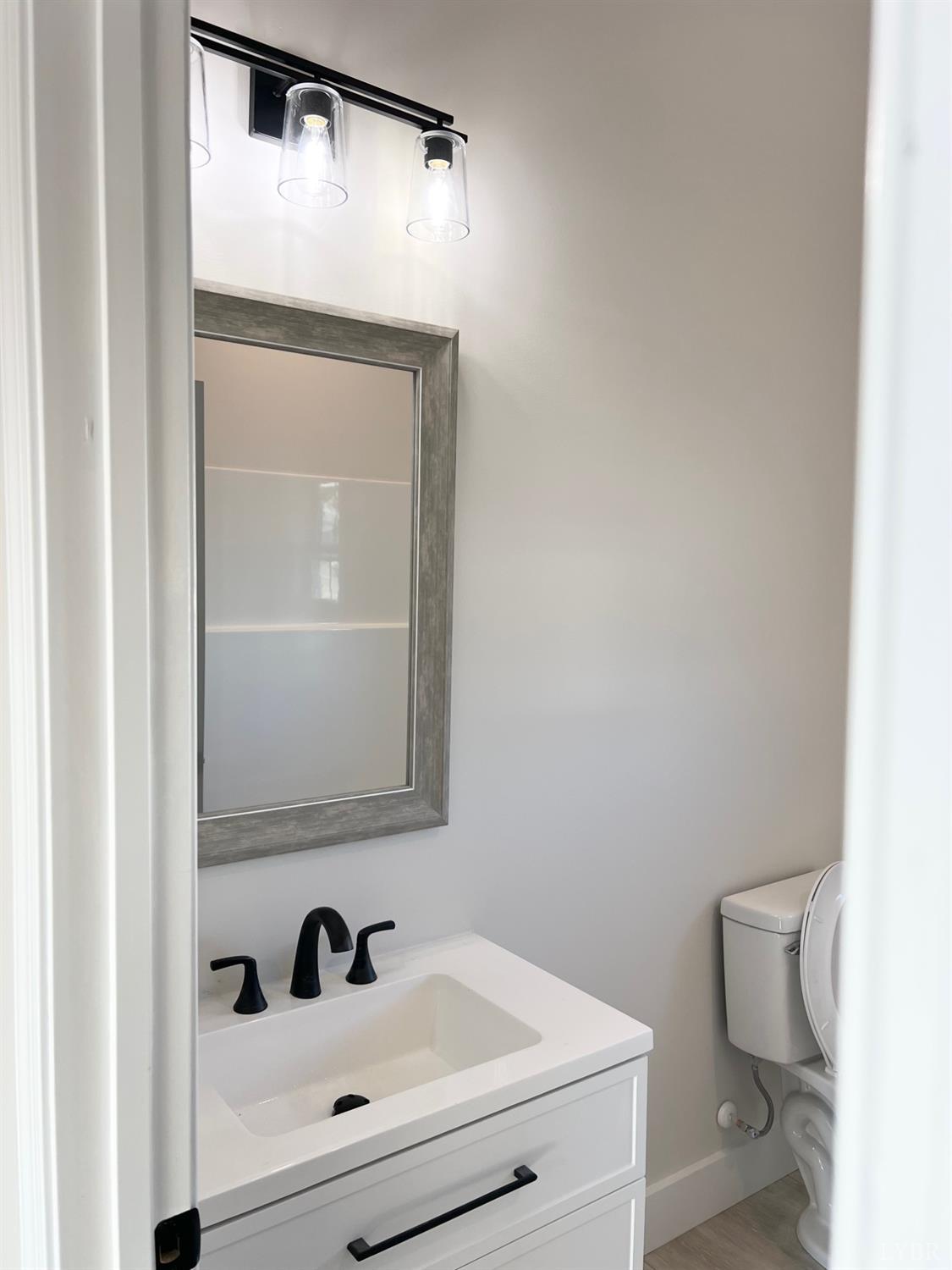 424 Main Street Madison Heights, VA 24572 - Photo 23 of 33