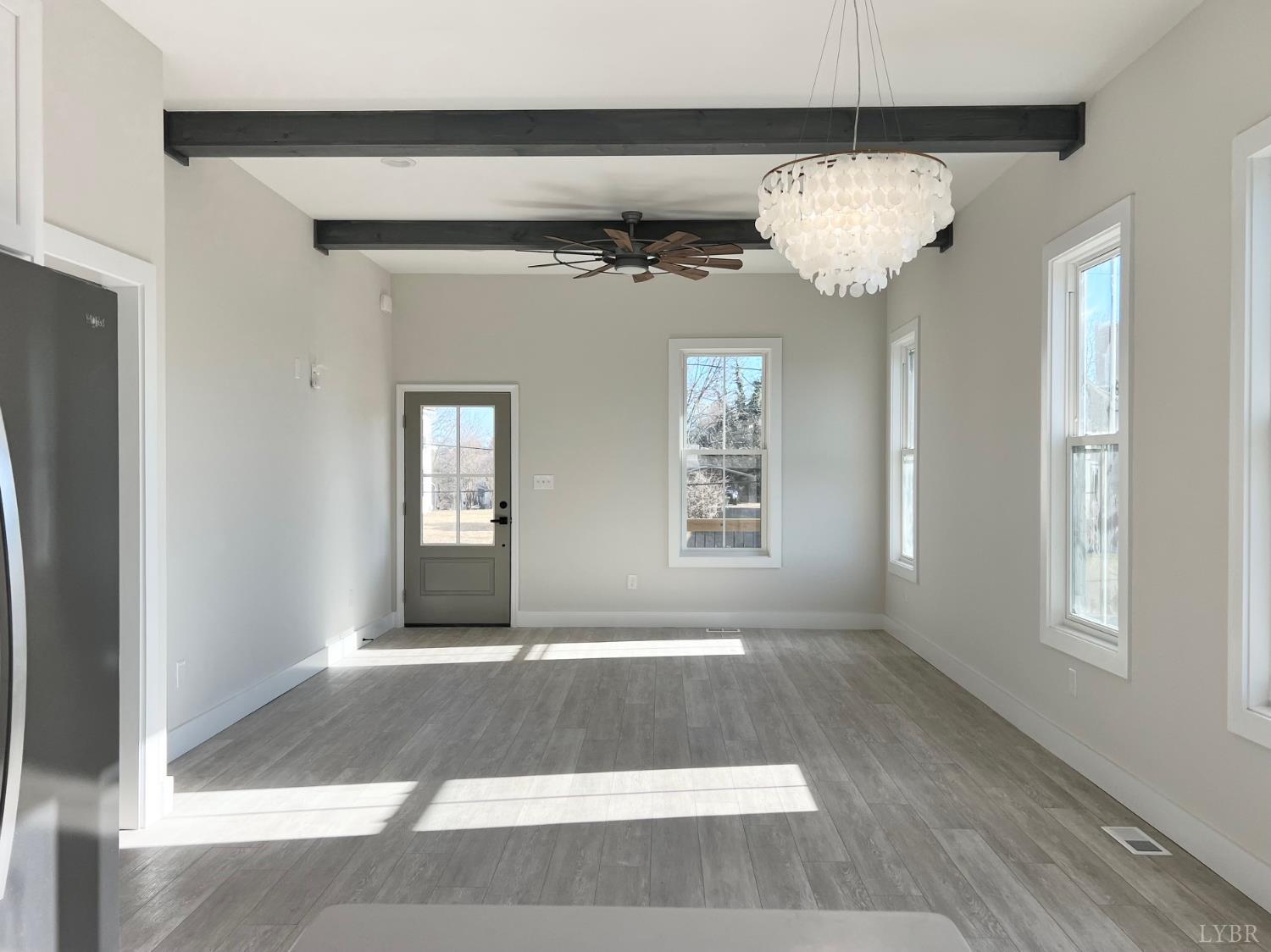 424 Main Street Madison Heights, VA 24572 - Photo 5 of 33