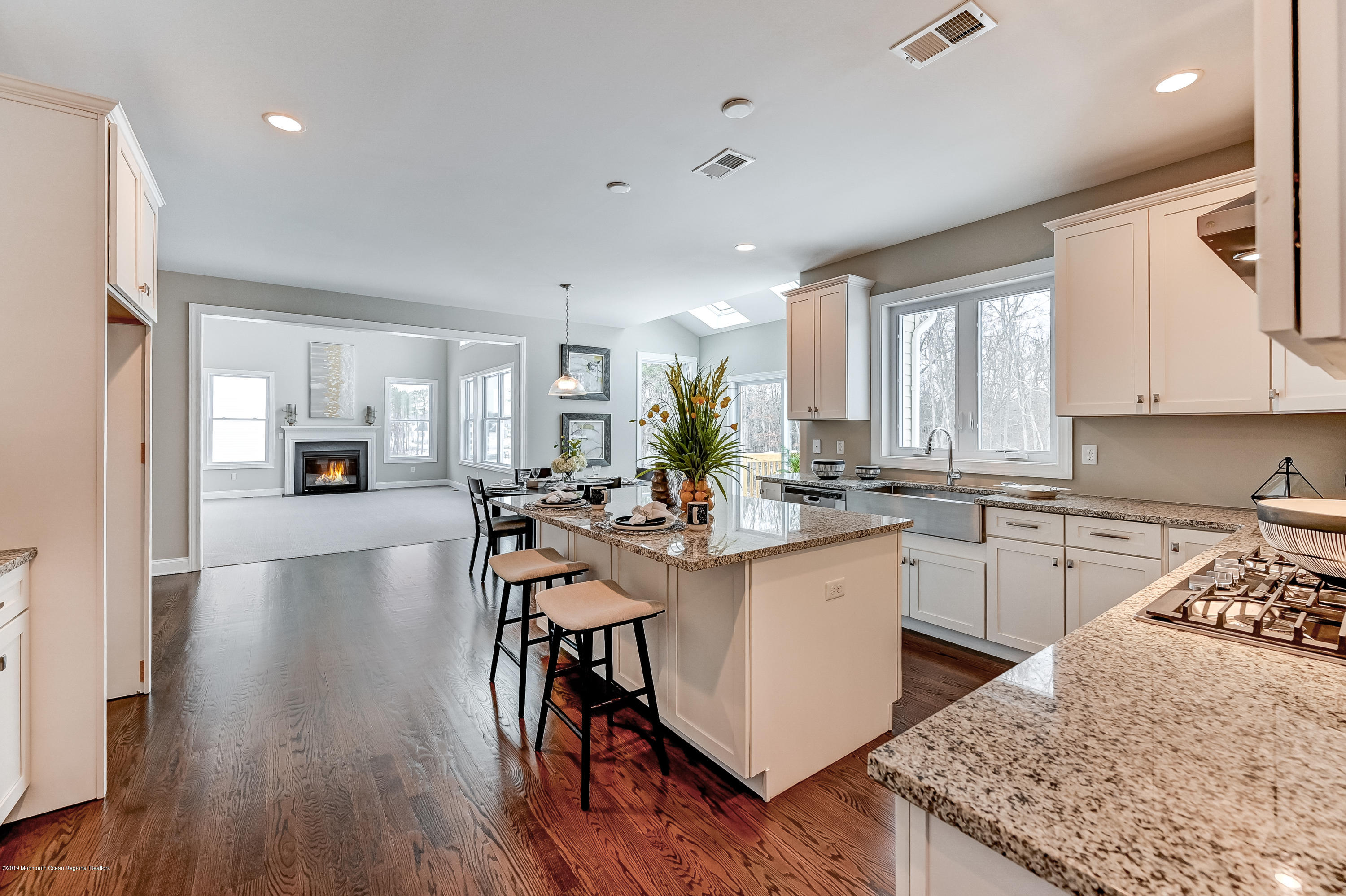 3 Monarch Path Morganville, NJ 07751 - Photo 16 of 43 16-Kitchen