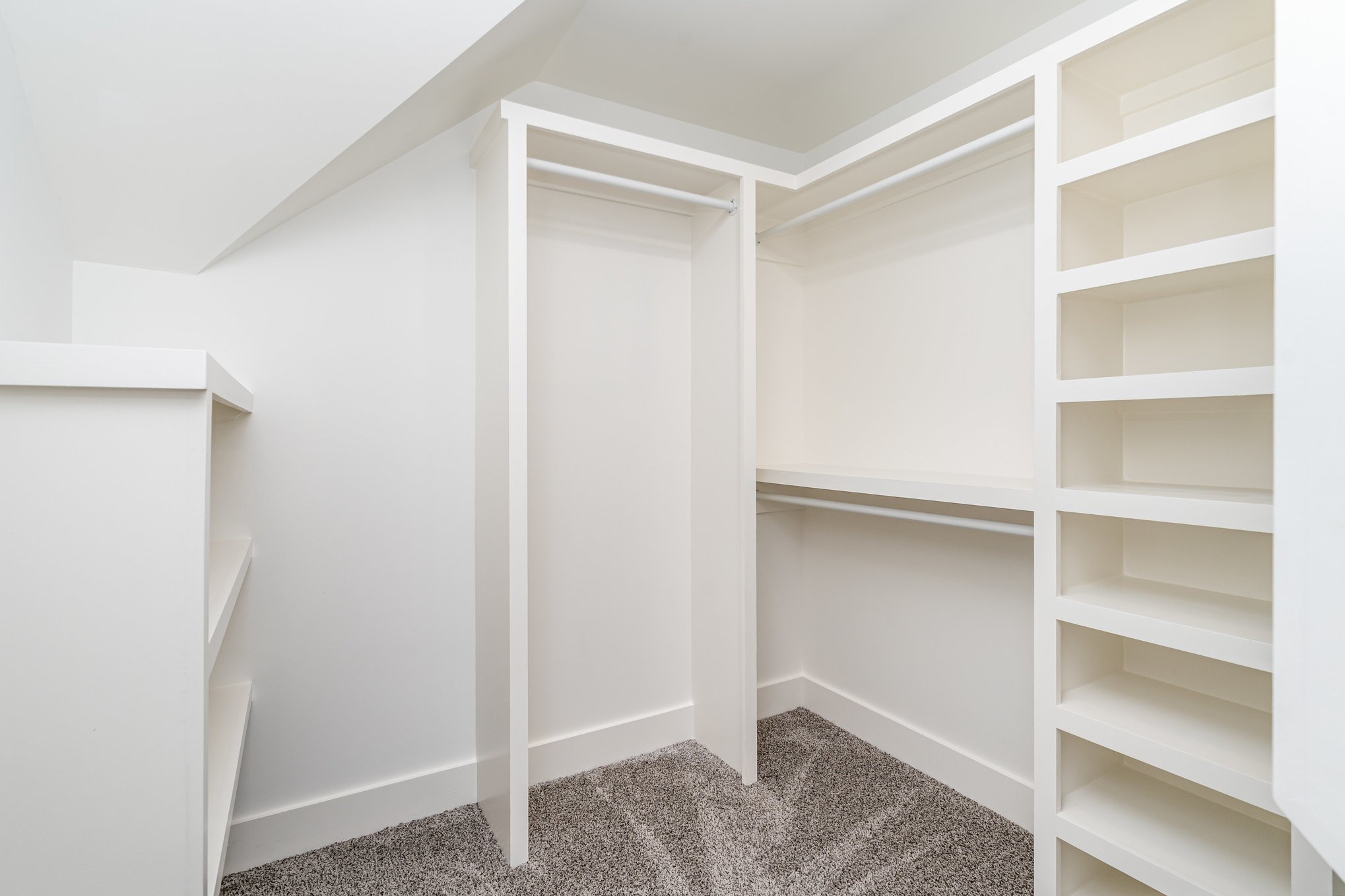 95 Crenshaw Road Hartsville, TN 37074 - Photo 23 of 31 a view of an empty walk in closet