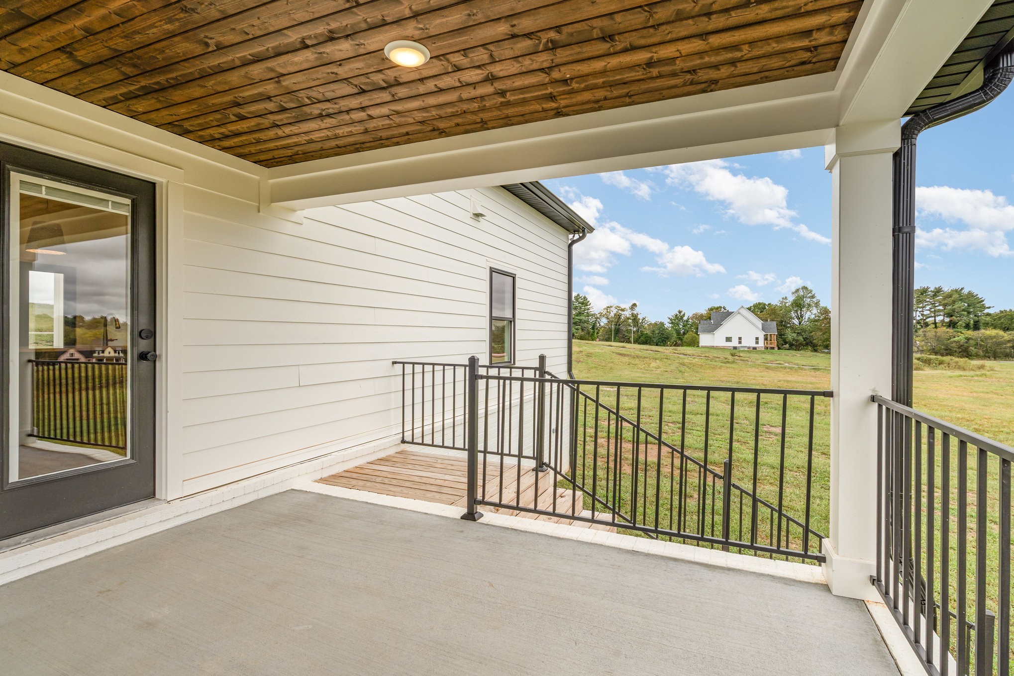 95 Crenshaw Road Hartsville, TN 37074 - Photo 25 of 31 a view of a porch