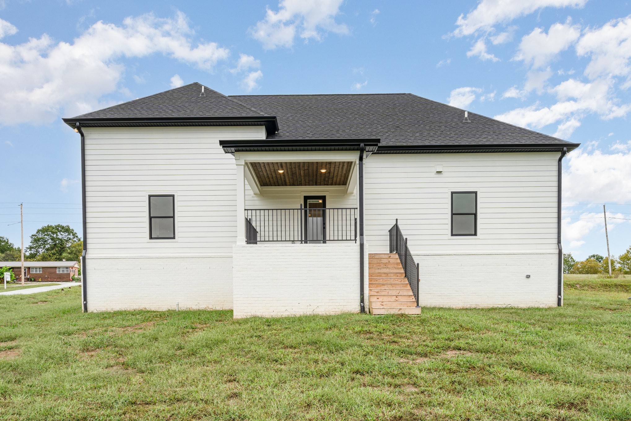 95 Crenshaw Road Hartsville, TN 37074 - Photo 26 of 31 a front view of house with yard