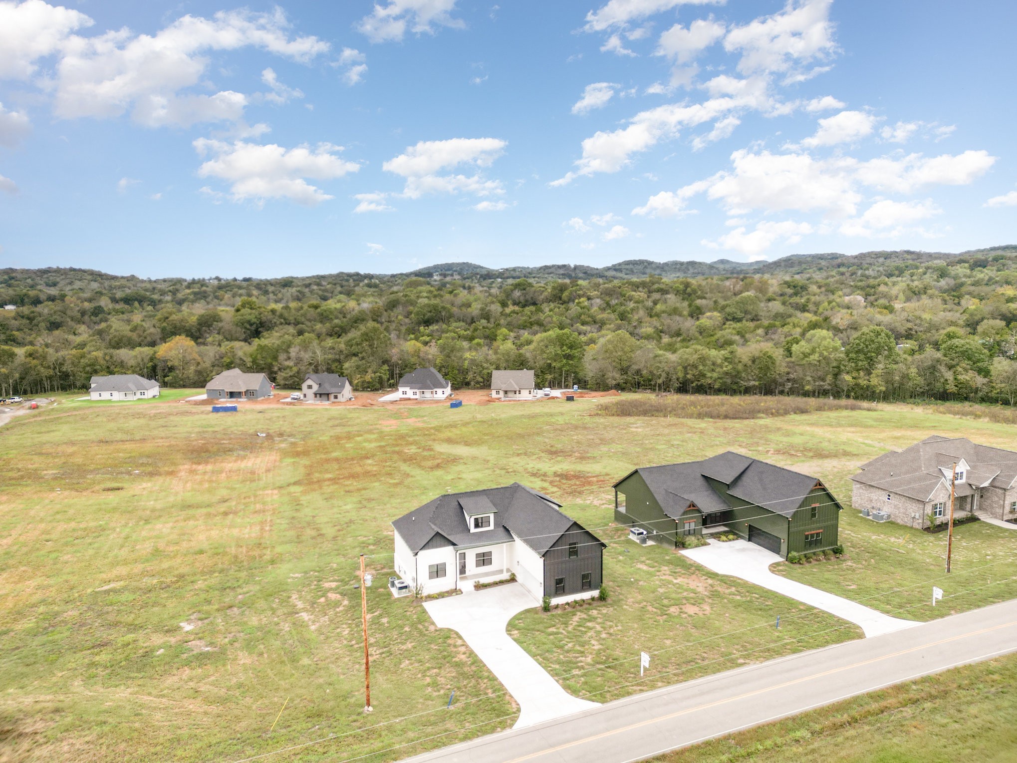 95 Crenshaw Road Hartsville, TN 37074 - Photo 27 of 31 a view of a lake with couches