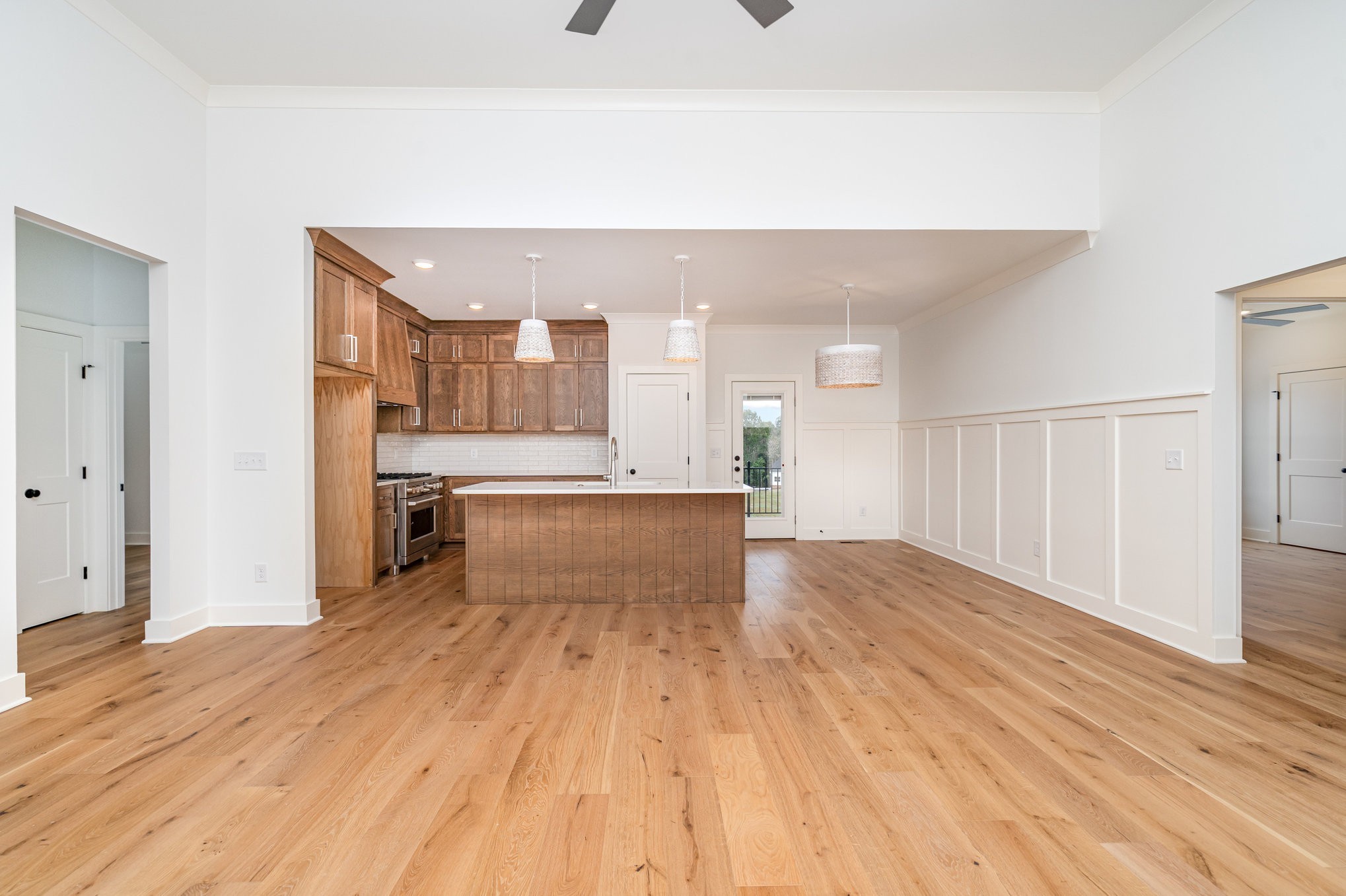 95 Crenshaw Road Hartsville, TN 37074 - Photo 7 of 31 a view of kitchen with wooden floor