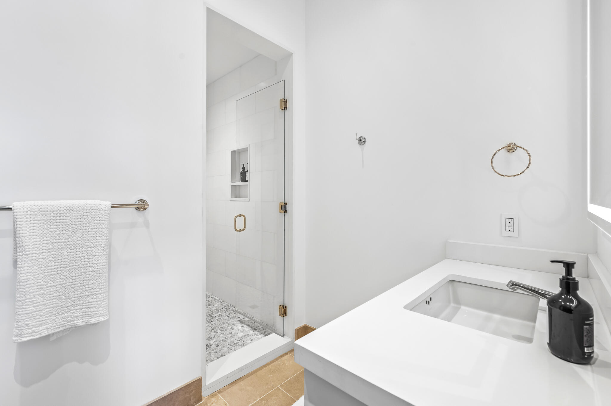 290 Sea Garden St Inlet Beach, Unit 402 Inlet Beach, FL 32461 - Photo 19 of 43 a bathroom with a sink and a bathtub