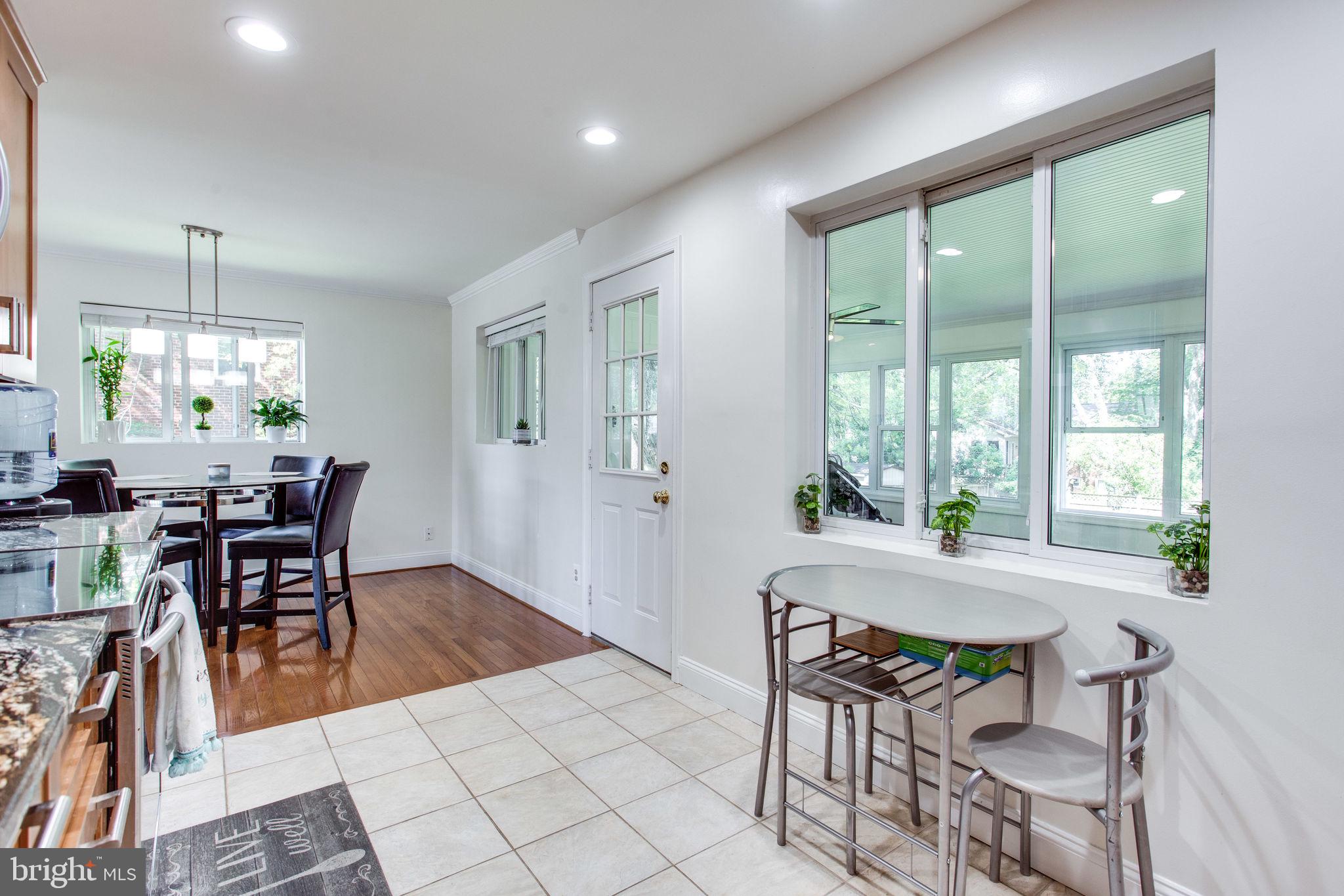 4001 Gallows Road Annandale, VA 22003 - Photo 23 of 48 EAT-IN KITCHEN