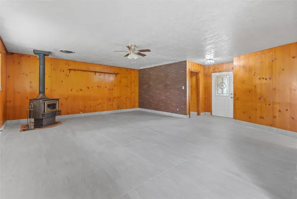 an empty room with closet