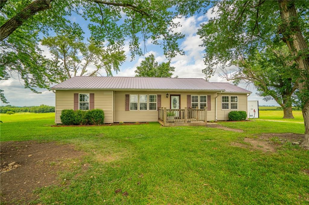 9012 Northwest State Rte 52 Amoret, MO 64722 - Photo 2 of 38