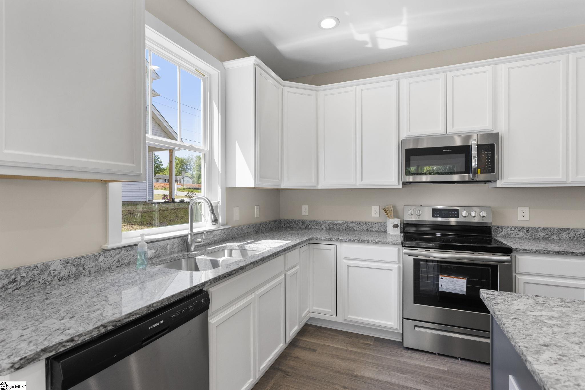 115 Sherwood Road Easley, SC 29640 - Photo 13 of 31