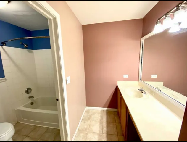 $2,200 | 3009 Kentshire Circle, Naperville, IL 60564