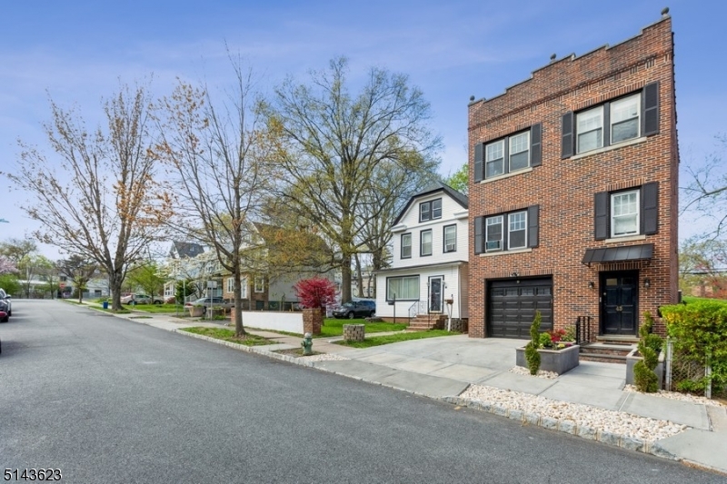 43 Pleasant Way, Unit 1 Montclair, NJ 07042 - Photo 2 of 34