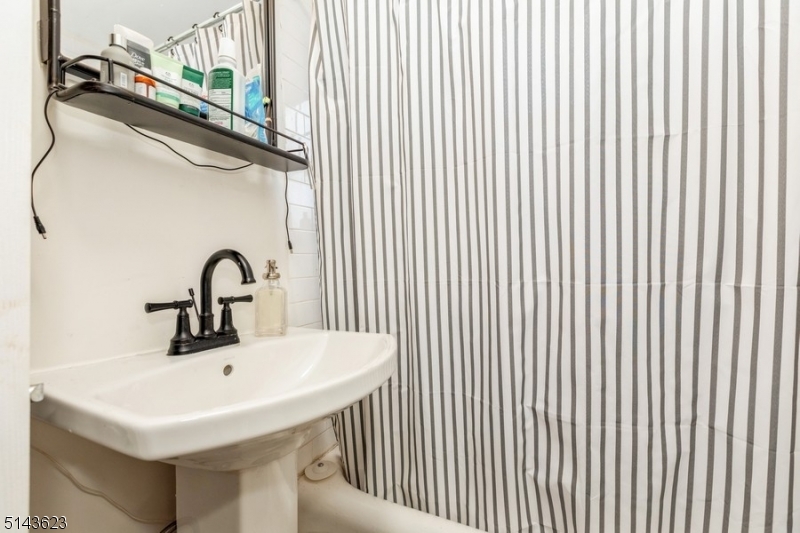 43 Pleasant Way, Unit 1 Montclair, NJ 07042 - Photo 26 of 34