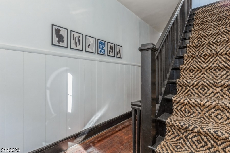 43 Pleasant Way, Unit 1 Montclair, NJ 07042 - Photo 3 of 34