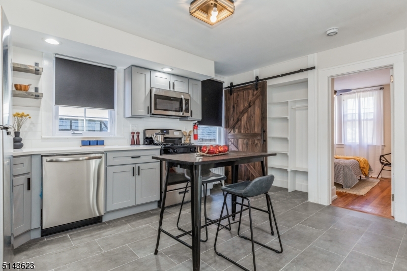 43 Pleasant Way, Unit 1 Montclair, NJ 07042 - Photo 6 of 34