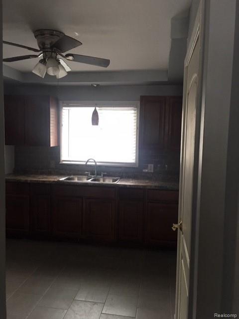 17230 Edinborough Road Detroit, MI 48219 - Photo 15 of 42 kit2.JPG