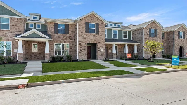 $242,990 | 3703 Star Mesa Street, Unit 14, Heartland, TX 75114