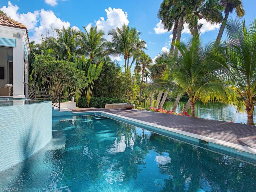 2375 Lantern Lane Naples, FL 34102 - Photo 19 of 45