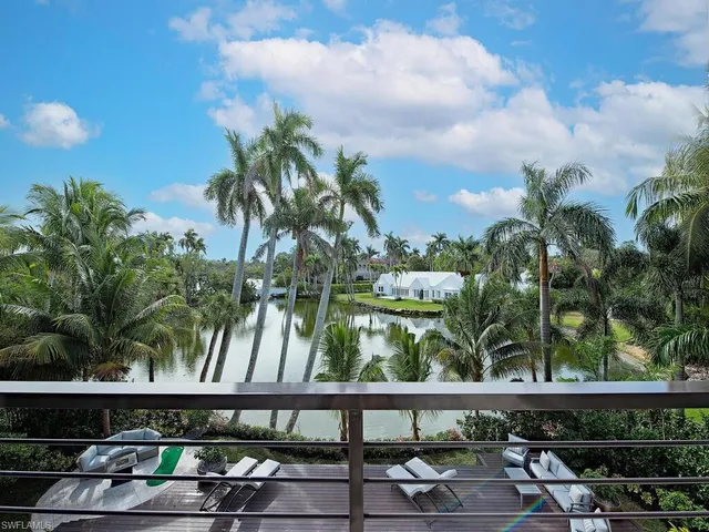 $11,900,000 | 2375 Lantern Lane, Naples, FL 34102
