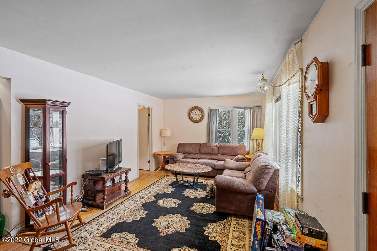 281 Vly Road Colonie, NY 12309 - Photo 15 of 43 281 Vly Road Colonie NY 025 MLS
