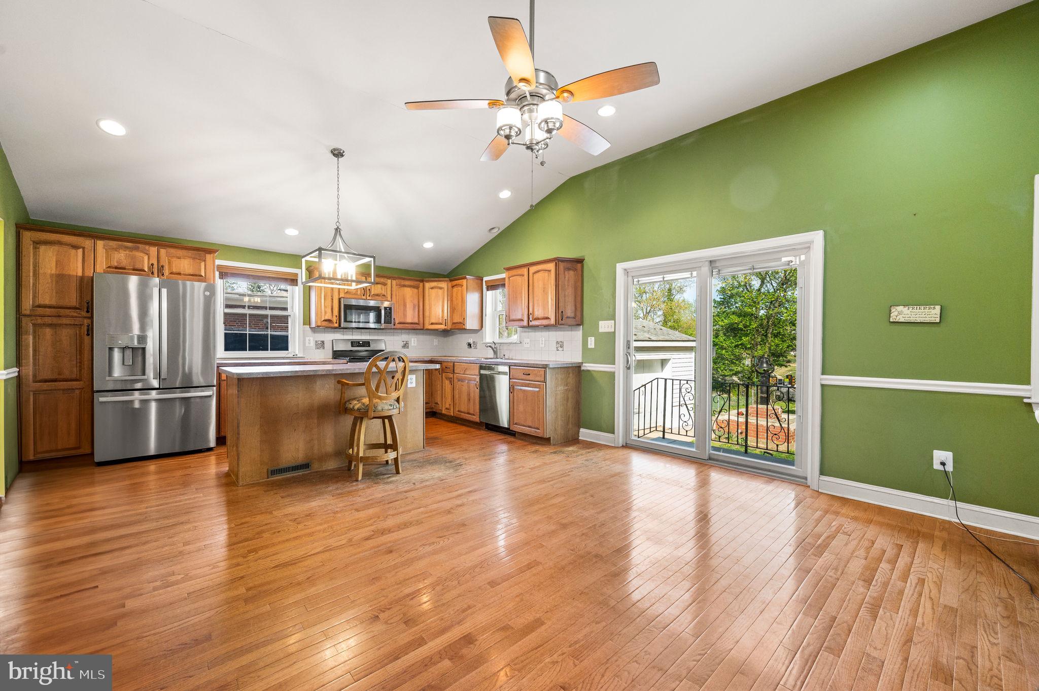 666 Dutton Circle Springfield, PA 19064 - Photo 15 of 35 Open Concept Family/Kitchen