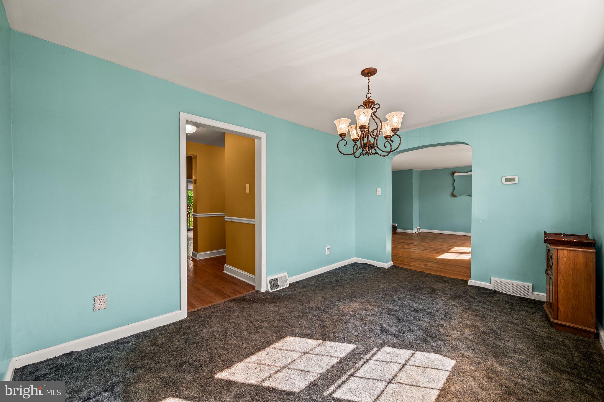666 Dutton Circle Springfield, PA 19064 - Photo 9 of 35 Dining Room