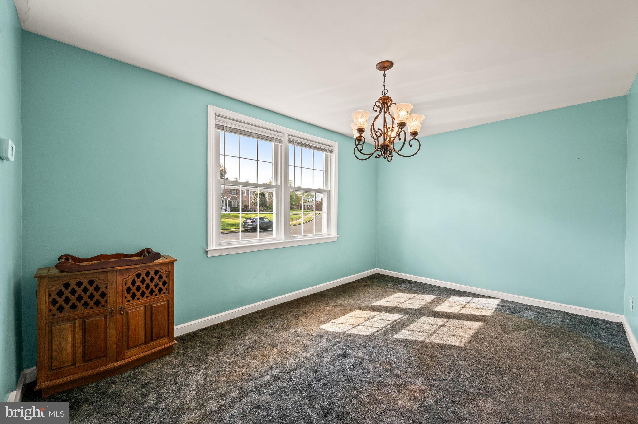 666 Dutton Circle Springfield, PA 19064 - Photo 10 of 35 Dining Room
