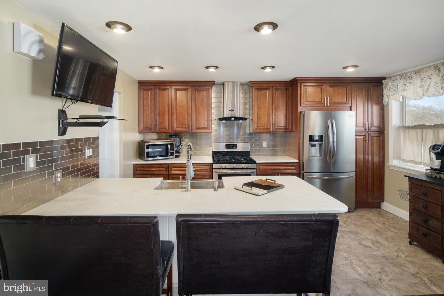 174 Hickory Hill Road Philadelphia, PA 19154 - Photo 7 of 27 Gorgeous Kitchen