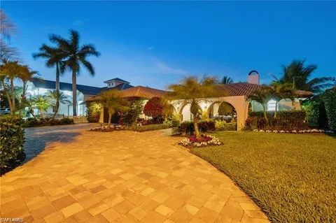 $2,750,000 | 1515 Osprey Avenue, Naples, FL 34102