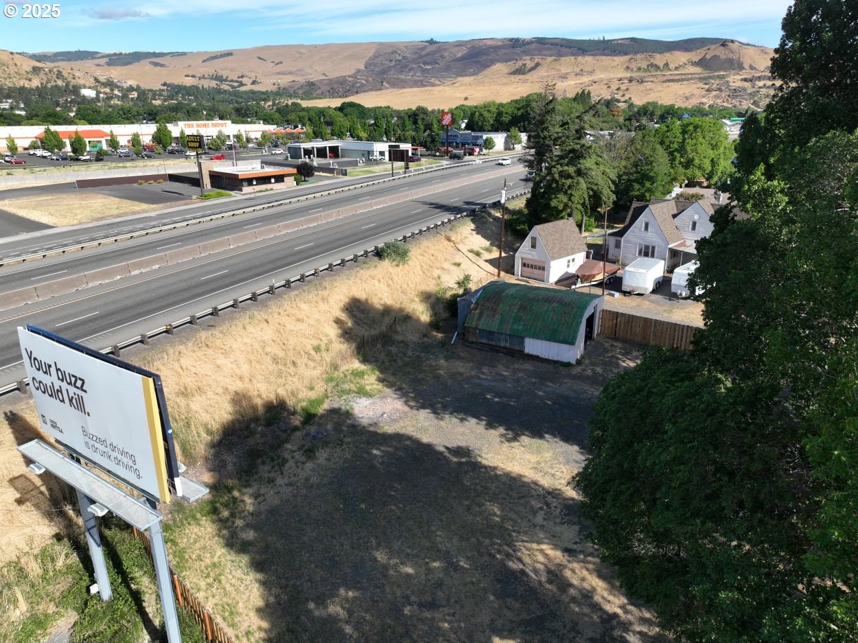 West 2nd Street The Dalles, OR 97058 - Photo 12 of 31 a view of a city street