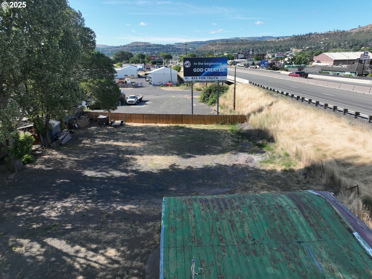 West 2nd Street The Dalles, OR 97058 - Photo 16 of 31 a view of a water fountain