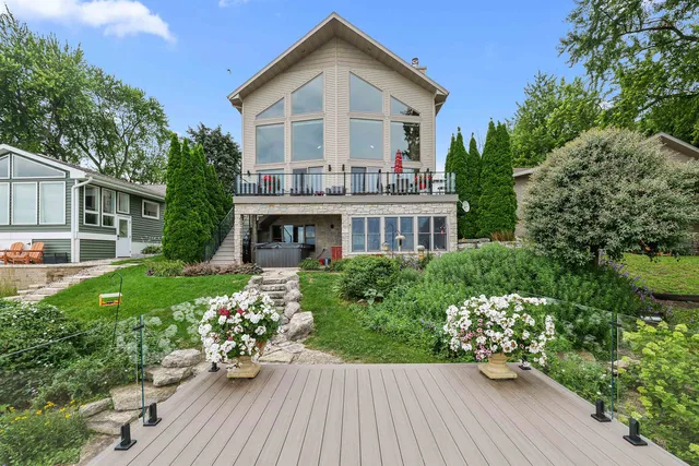 $1,299,000 | N10638 Howard Drive East, Fox Lake, WI 53933