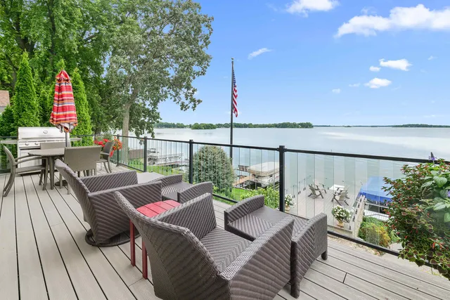 $1,299,000 | N10638 Howard Drive East, Fox Lake, WI 53933