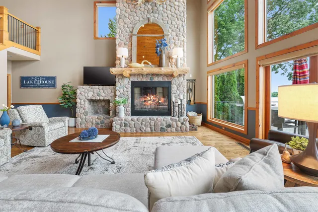 $1,299,000 | N10638 Howard Drive East, Fox Lake, WI 53933