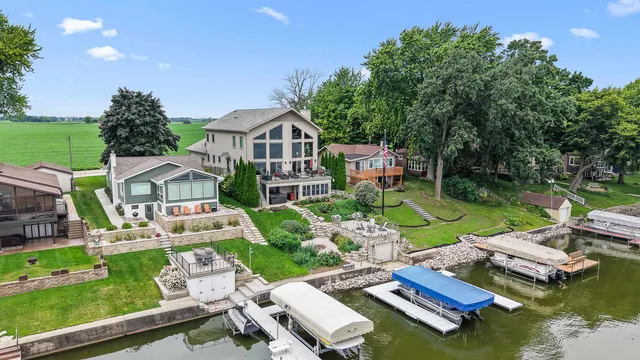 $1,299,000 | N10638 Howard Drive East, Fox Lake, WI 53933