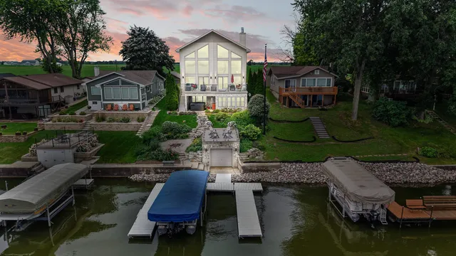 $1,299,000 | N10638 Howard Drive East, Fox Lake, WI 53933