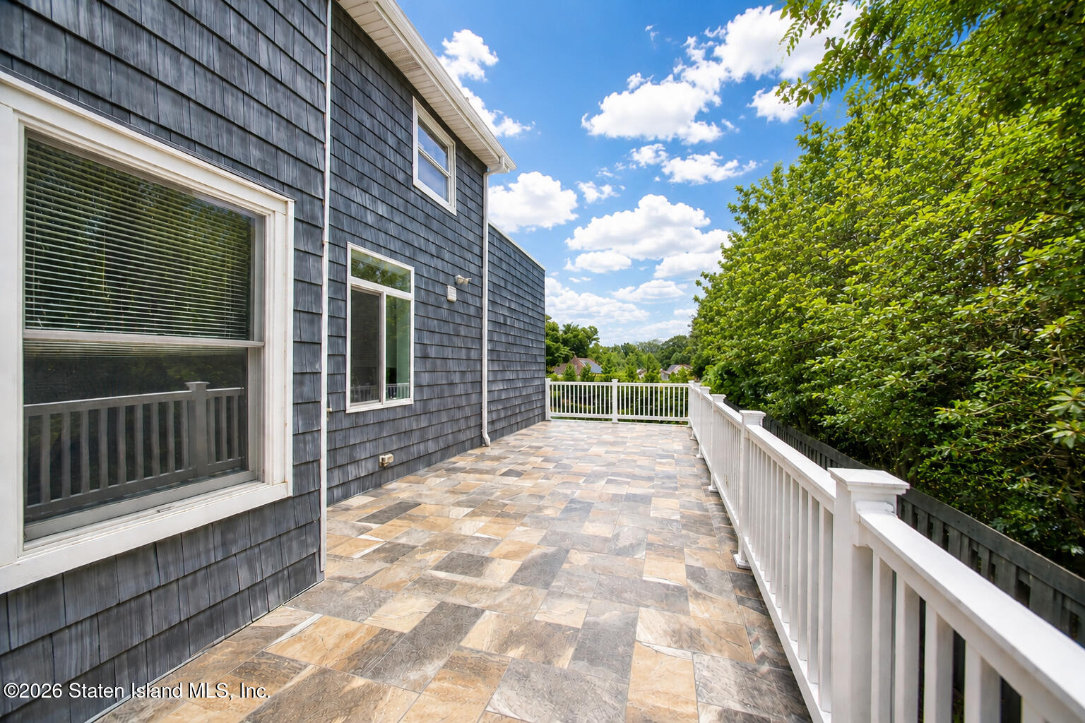 5434 Amboy Road Staten Island, NY 10312 - Photo 11 of 61 Deck
