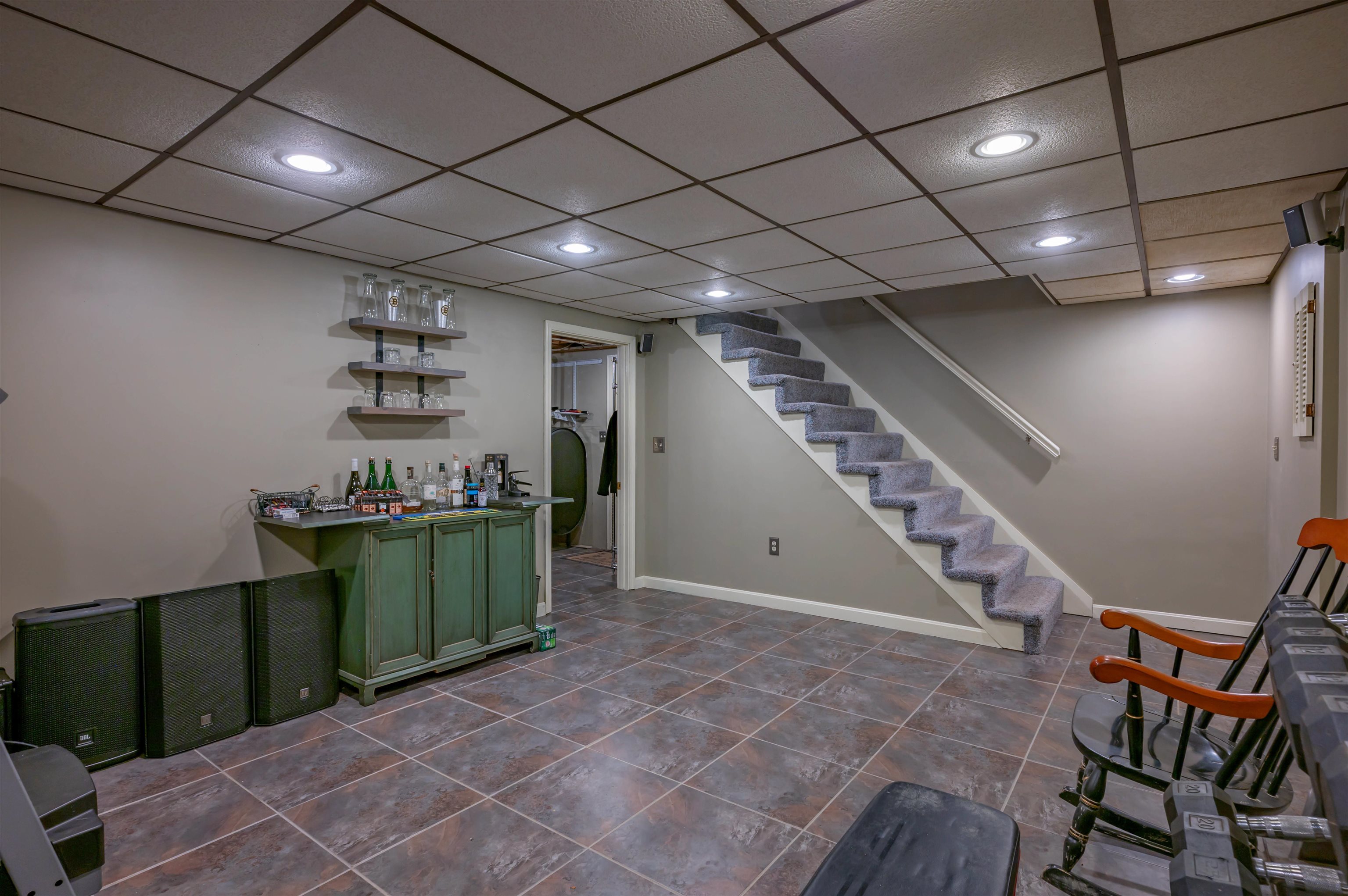 22 Beechwood Road Hudson, NH 03051 - Photo 49 of 60